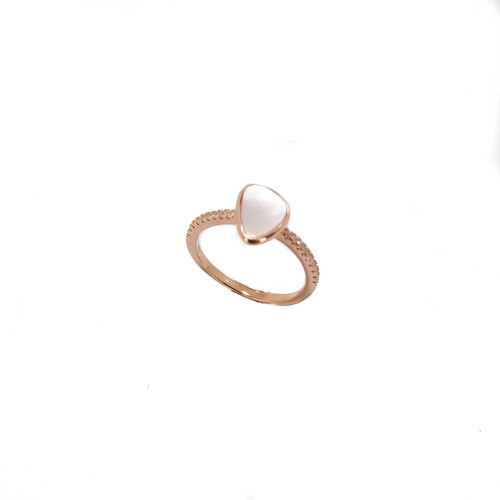 ROSE GOLD MOTHER OF PEARL PEBBLE RING